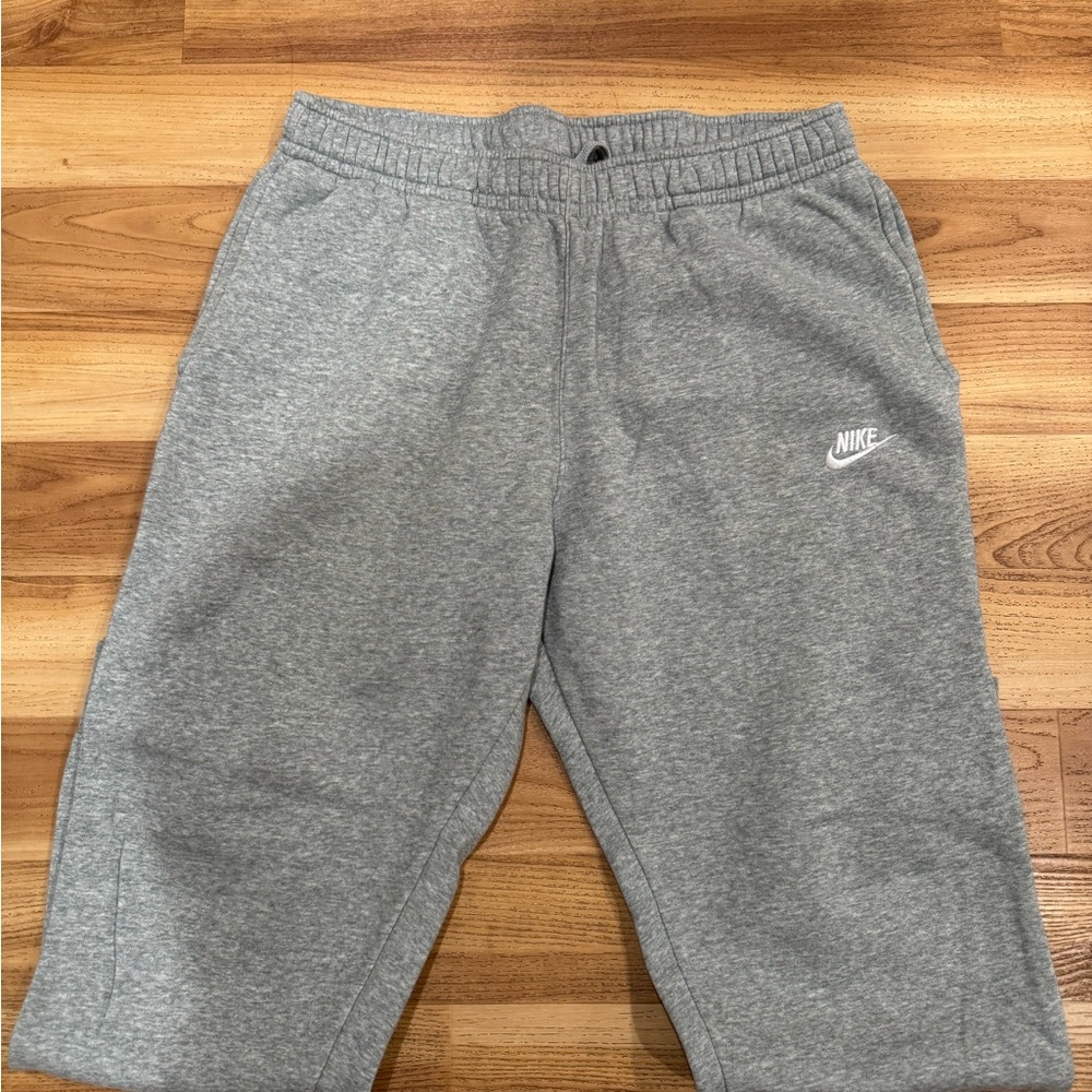 Nike men’s Gray Sweatpants